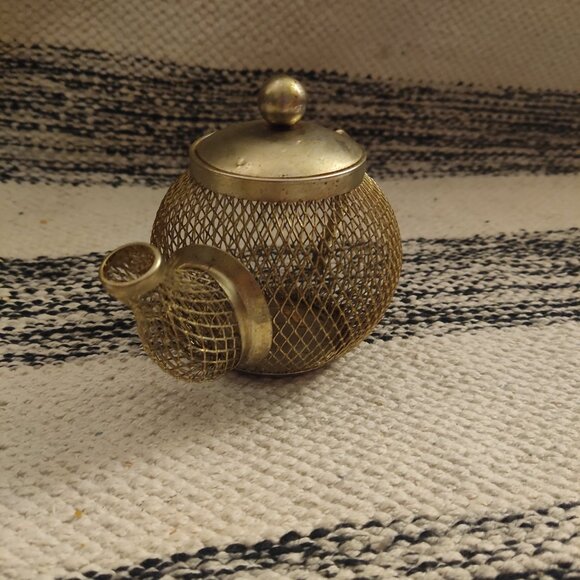 Metal Hollow, Diamond Pattern Tea Pot Potpourri Display Home Décor - Picture 3 of 3
